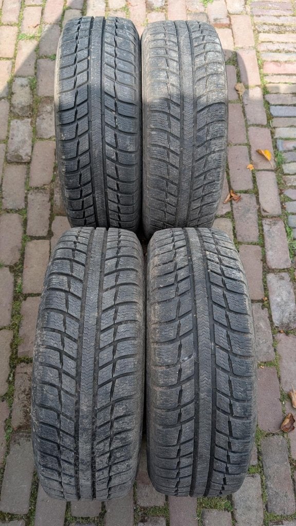 Te koop: set winterbanden voor Fiat Punto  - GOED PROFIEL!, Auto-onderdelen, Banden en Velgen, Ophalen, Gebruikt, 15 inch, Banden en Velgen