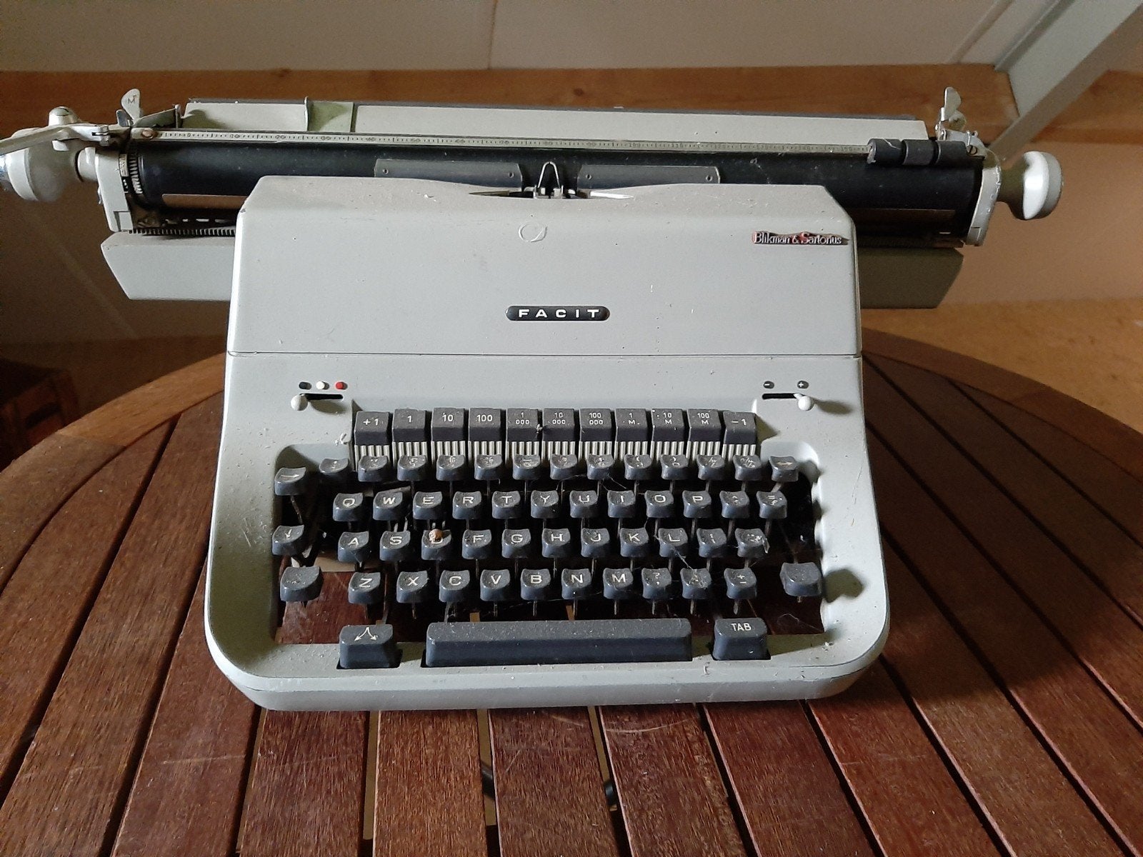 Oude typemachine, Ophalen