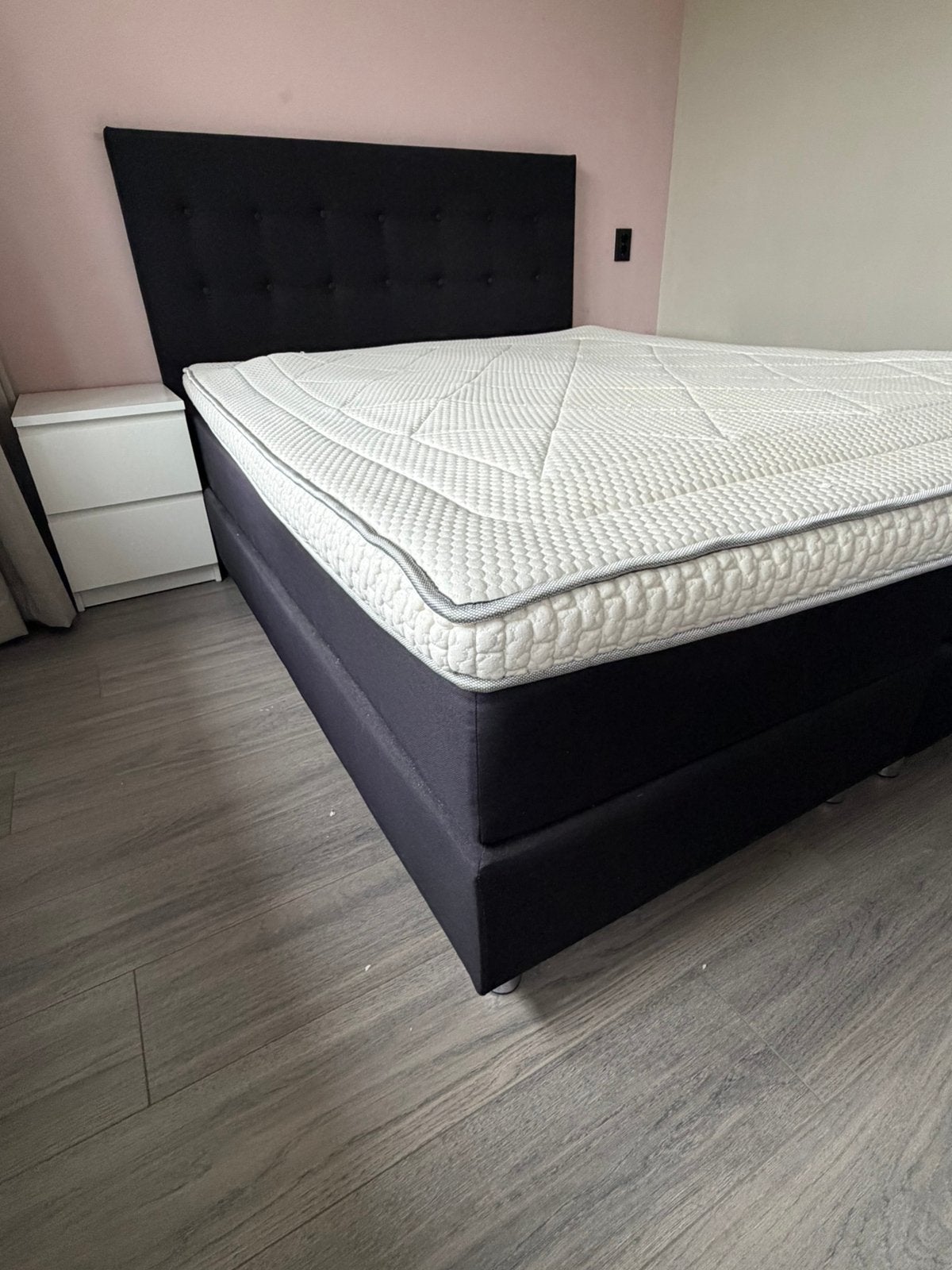 MOET WEG! Bed met nachtkastjes, Ophalen, Gebruikt, Zwart, Tweepersoons