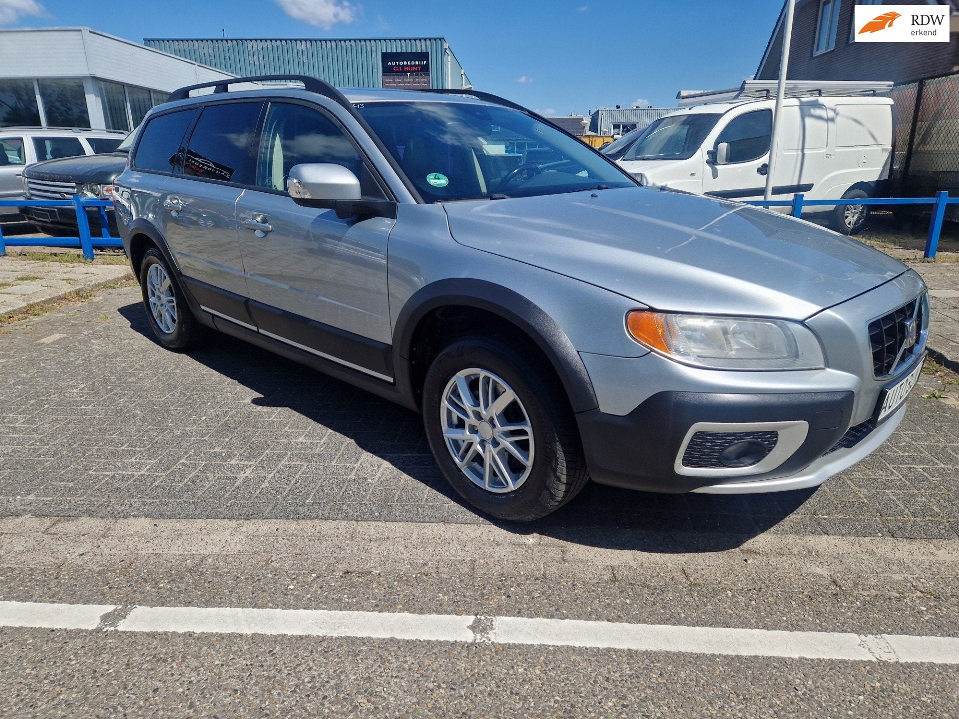 Volvo XC70 3.2 Kinetic, Auto's, Volvo, Automaat, 238 pk, Zwart, XC70