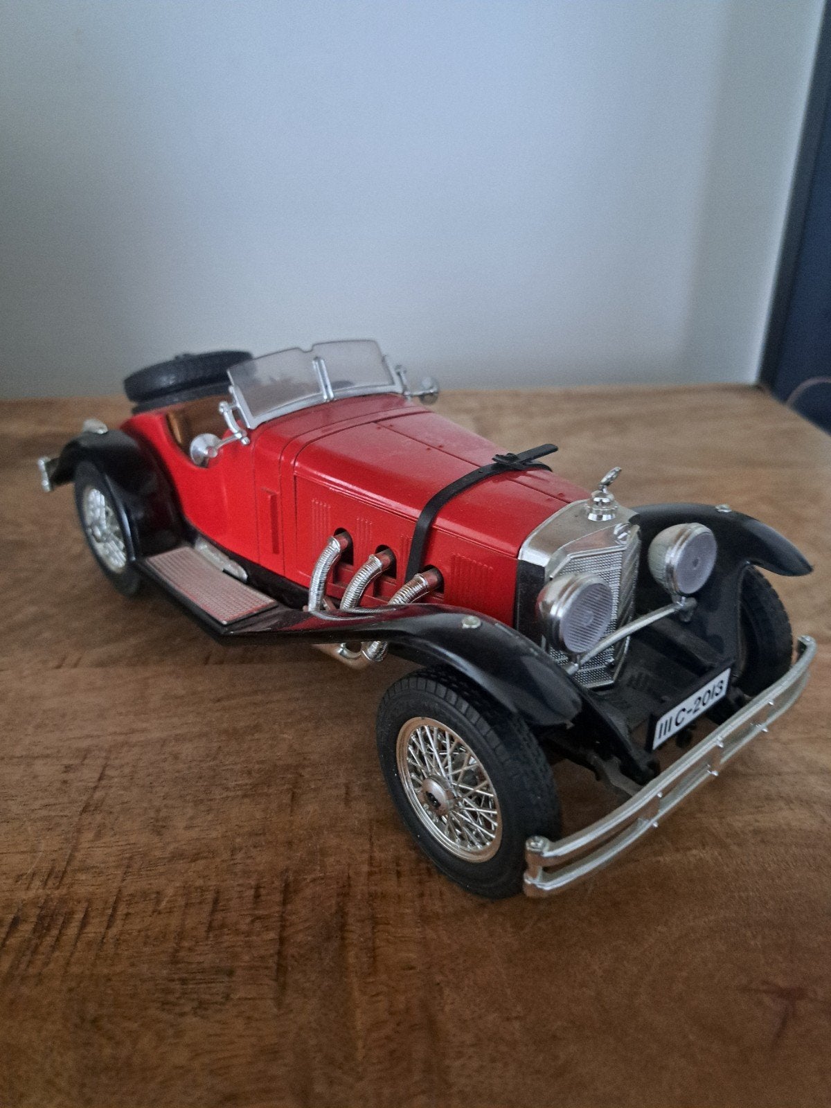Burago model mercedes benz, Gebruikt, Auto, Ophalen of Verzenden, N.b