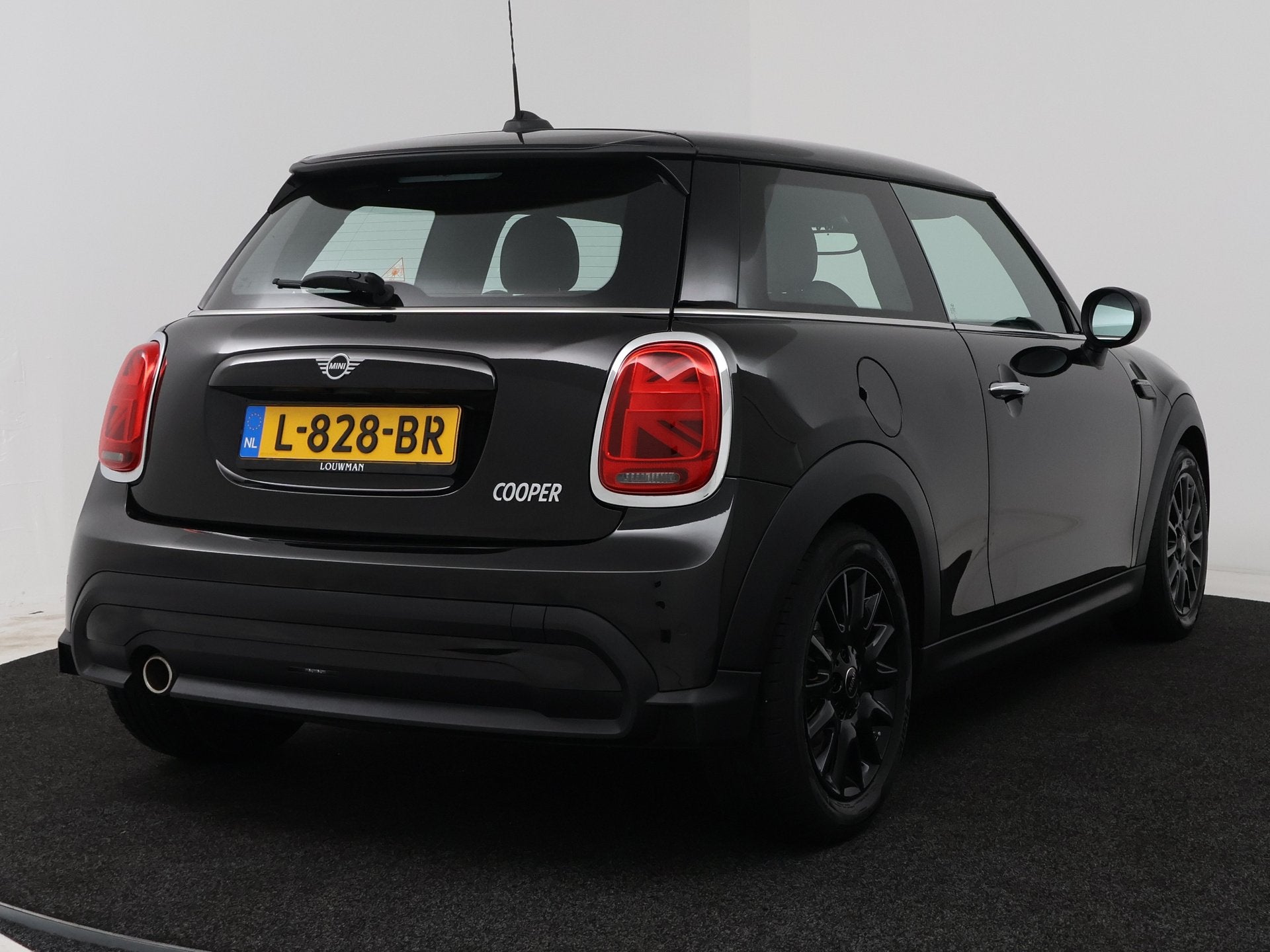 MINI 3-deurs 1.5 Cooper Business Edition | Climate Control |, 12 maanden, 136 pk, Gebruikt, 4 stoelen