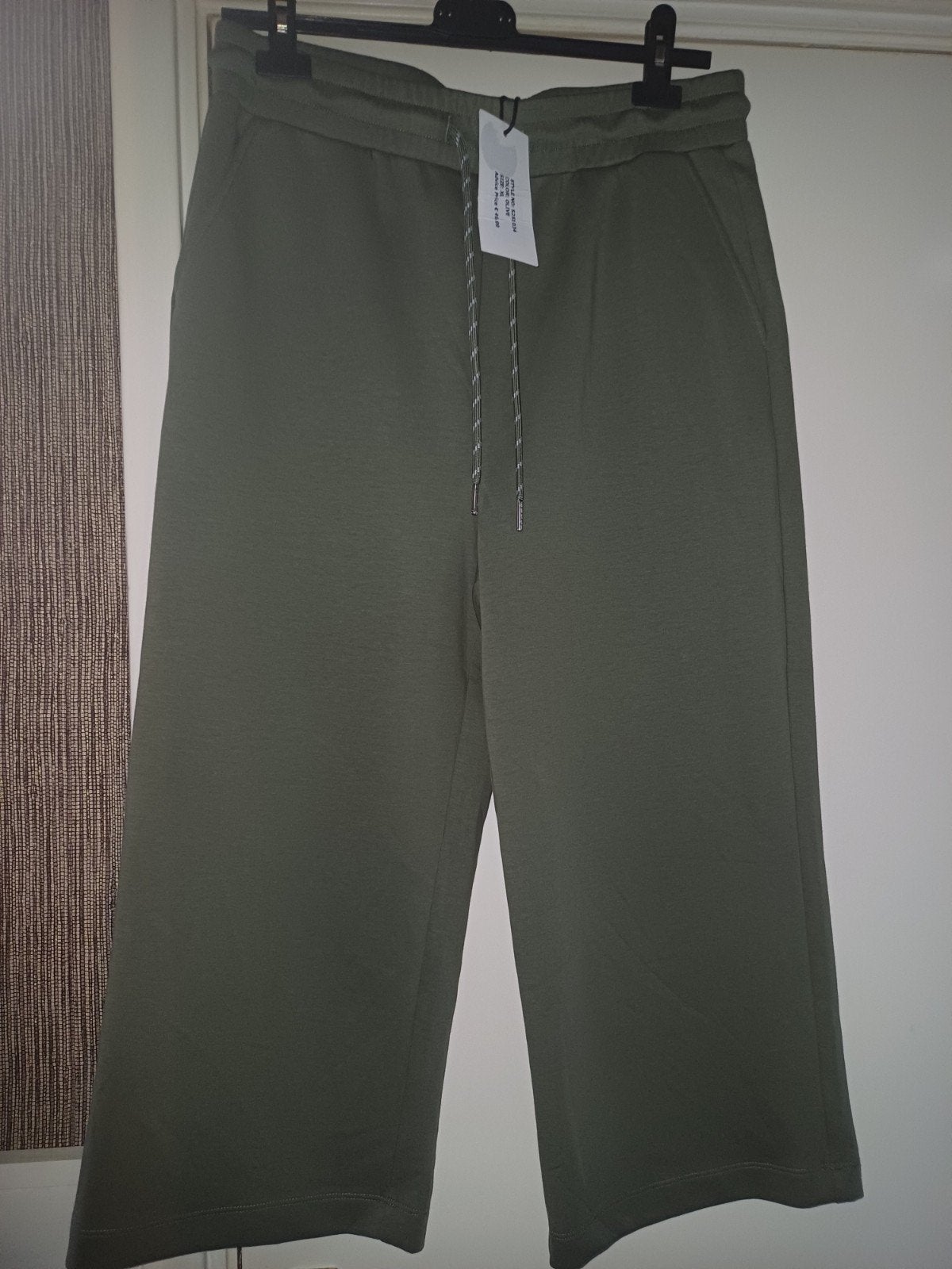 Self Obsessed Jog Jort Olive XL - Nieuw met kaartje, Maat 46/48 (XL) of groter, Onbekend, Nieuw, Ophalen of Verzenden