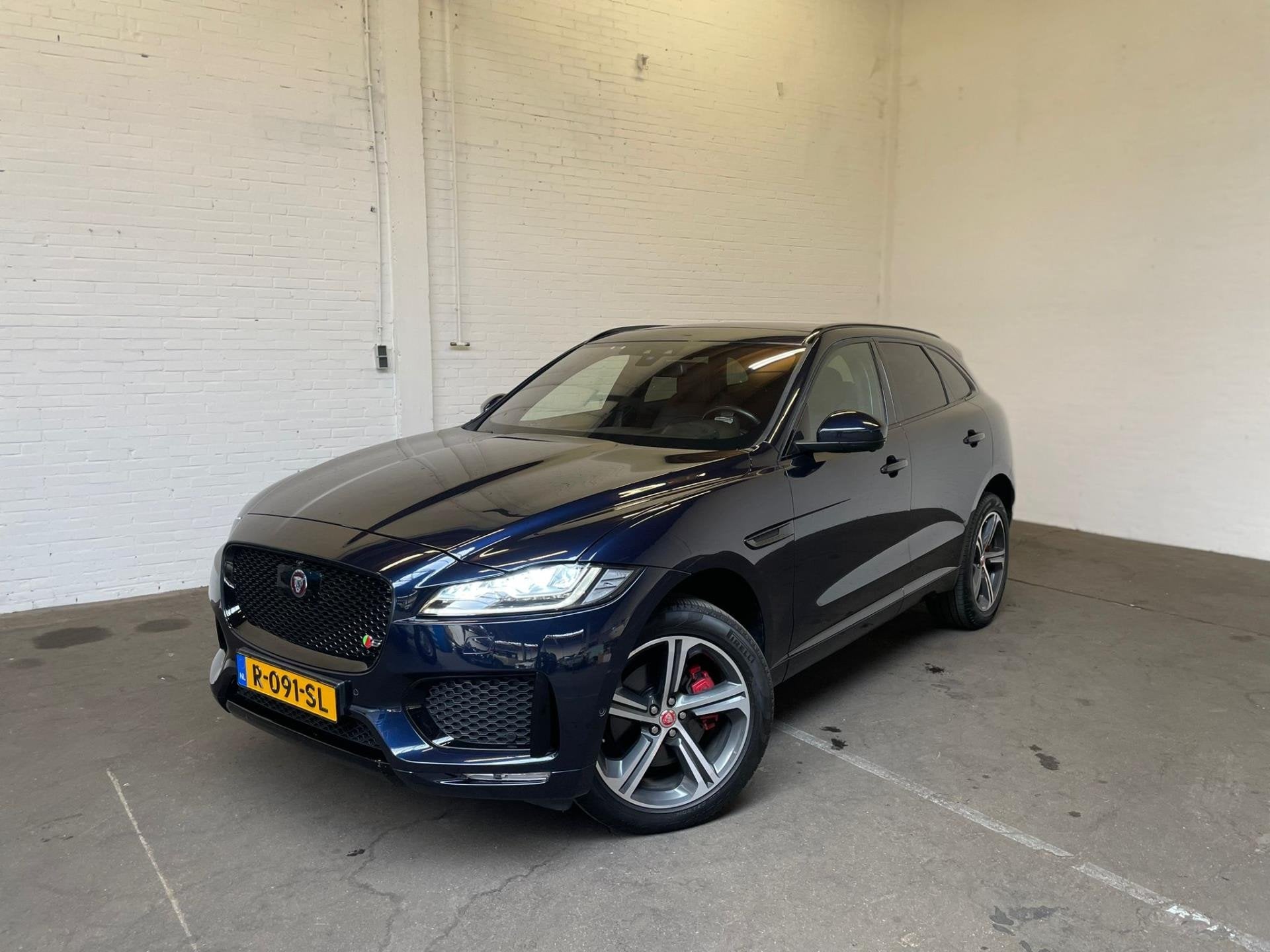 Jaguar F-PACE 3.0 S/C S AWD 35t 381pk R Sport Groot navi|Pan, Auto's, Automaat, Dealer onderhouden, Gebruikt, Euro 6