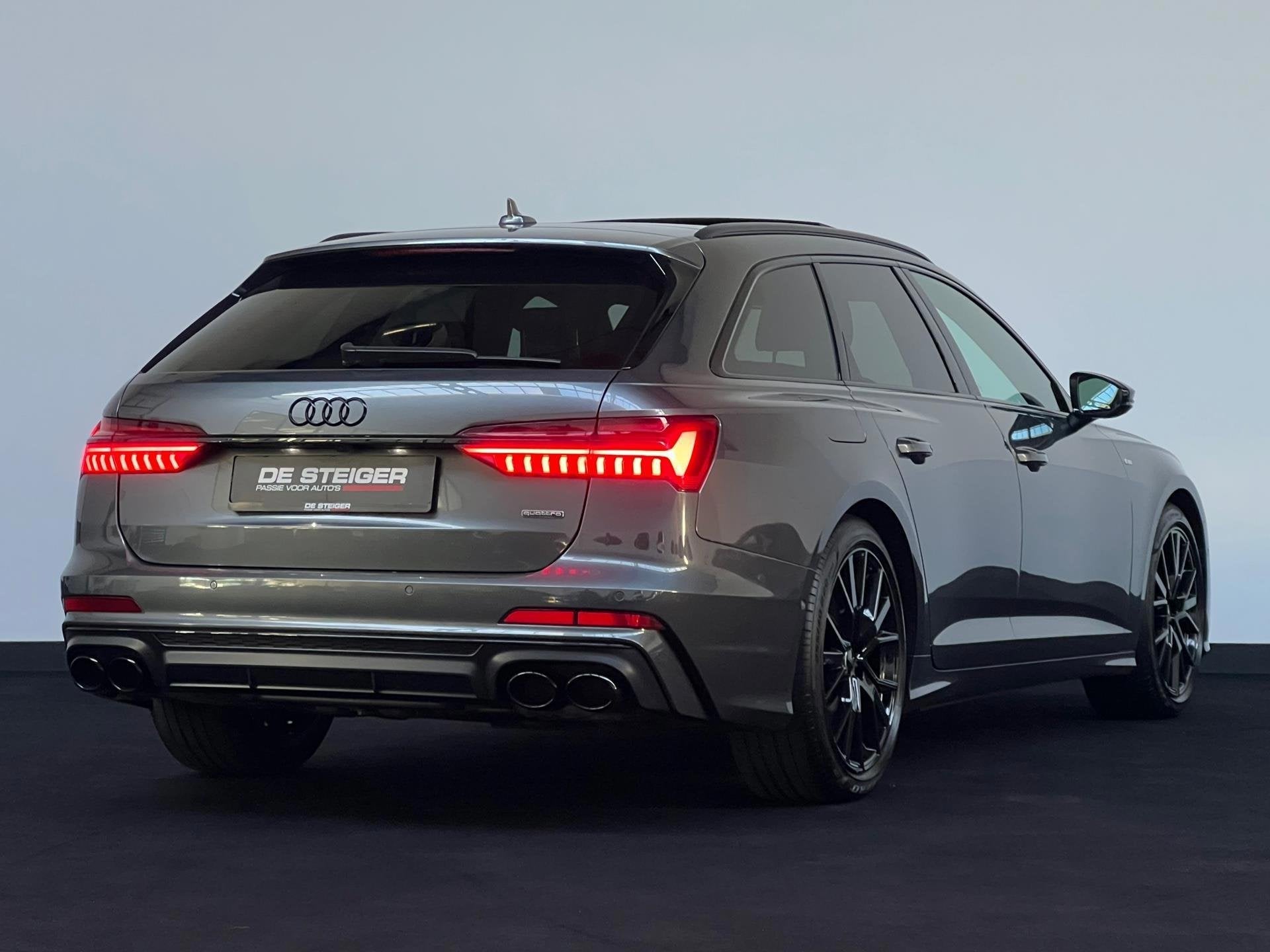 Foto 3 van Audi A6 Avant 55 TFSI e quattro S line Competition ACC Pano