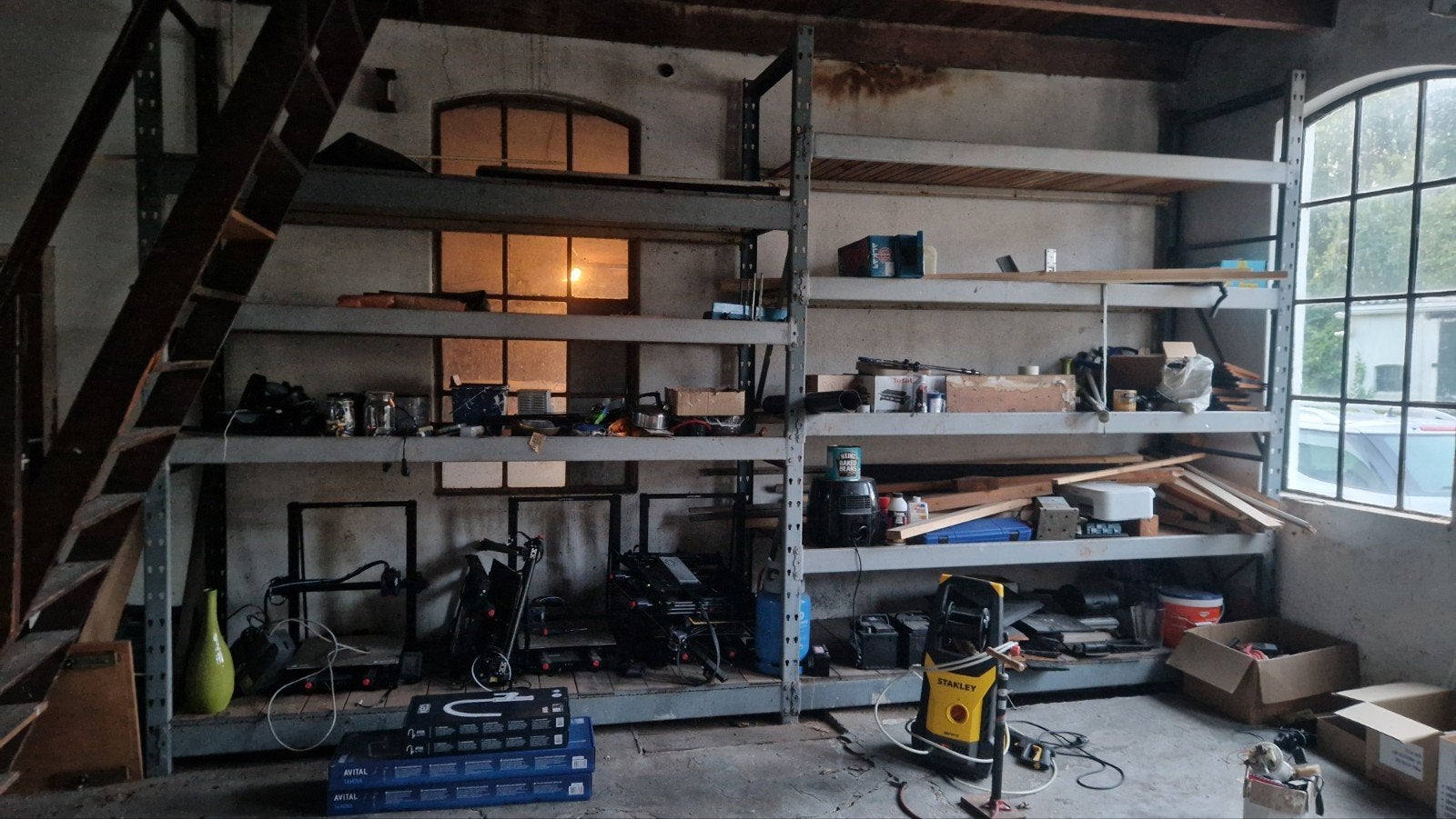 Stalen kast (zonder inhoud), Ophalen