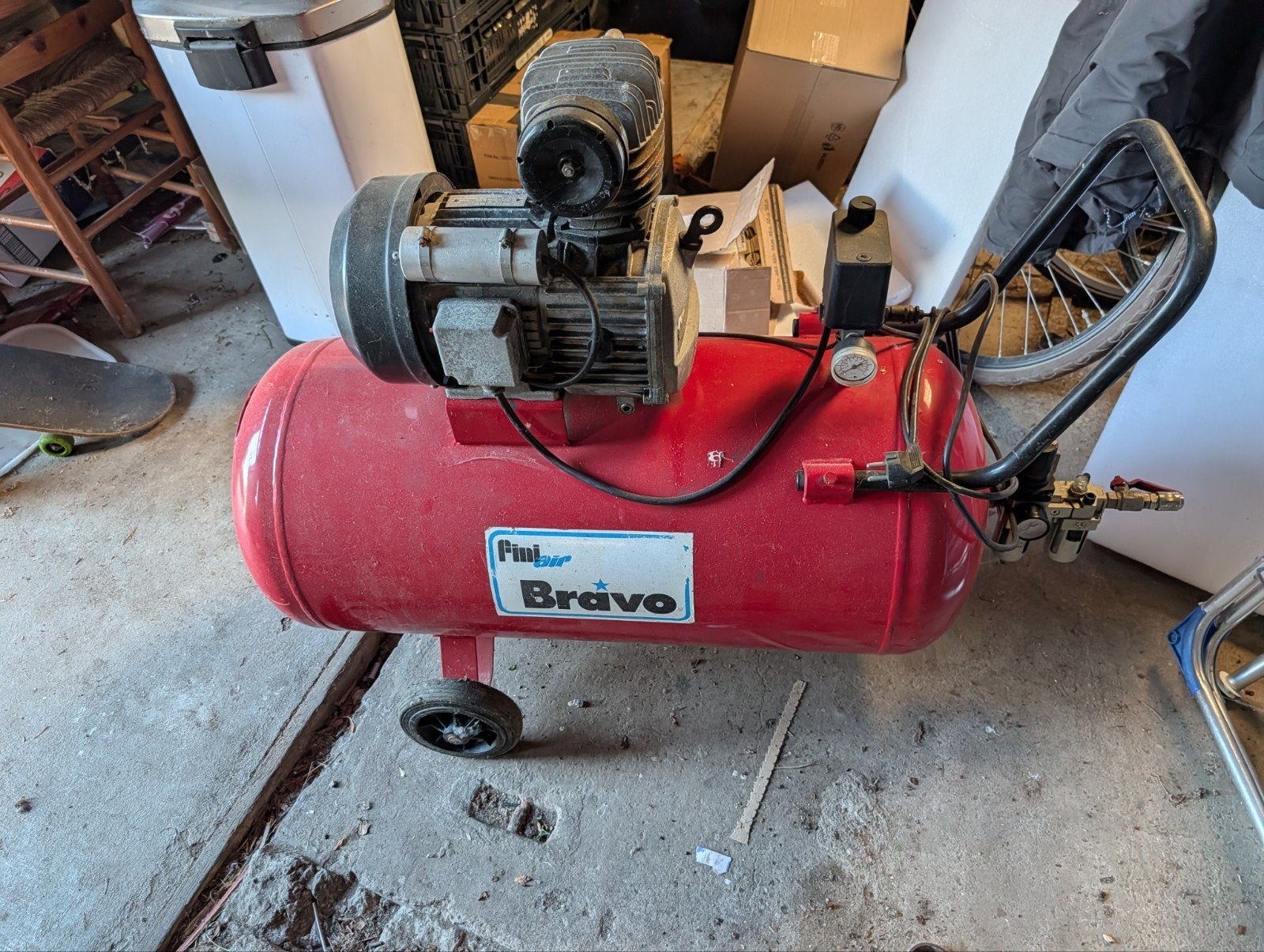 Compressor 100 liter 230V - Werkt prima, Ophalen, Gebruikt, 200 tot 400 liter/min, Mobiel