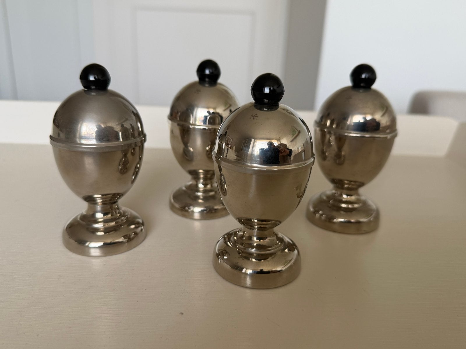Set van 4 nikkelen eierdopjes met deksel, Ophalen of Verzenden
