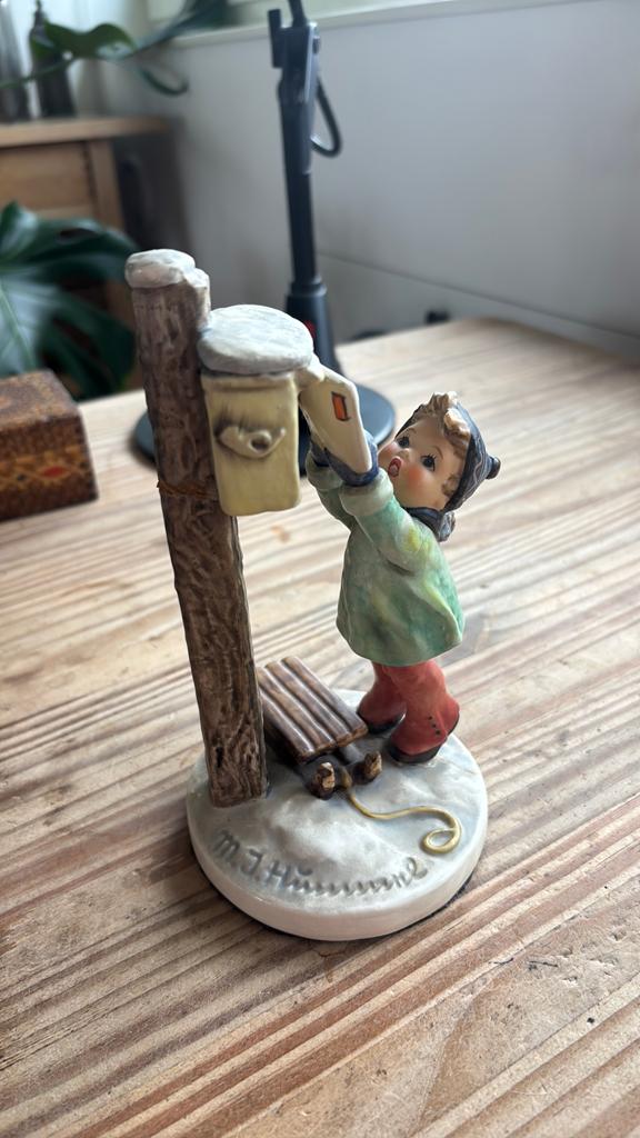 Hummeltje (Goebel) - winterpost, Ophalen, Zo goed als nieuw, Dier