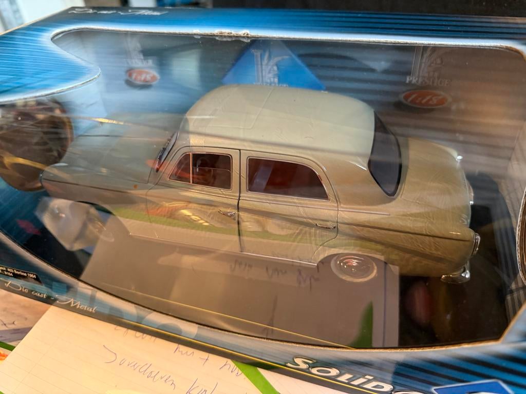 Solido 1/18 Peugeot 403 Berline 1964 Diecast Model, F, Auto, Solido, C