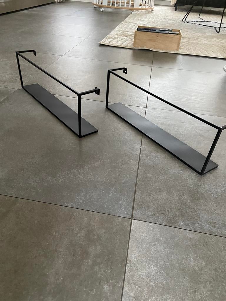 Twee keer WOOOD wandrek Meert zwart metaal 50x16x8 cm, Ophalen, Zo goed als nieuw