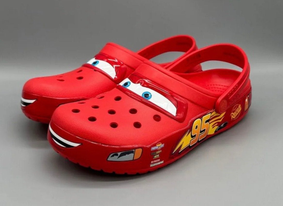 GEZOCHT: Cars Crocs, mt 41-42, Ophalen of Verzenden, Nieuw, Jongen, Schoenen