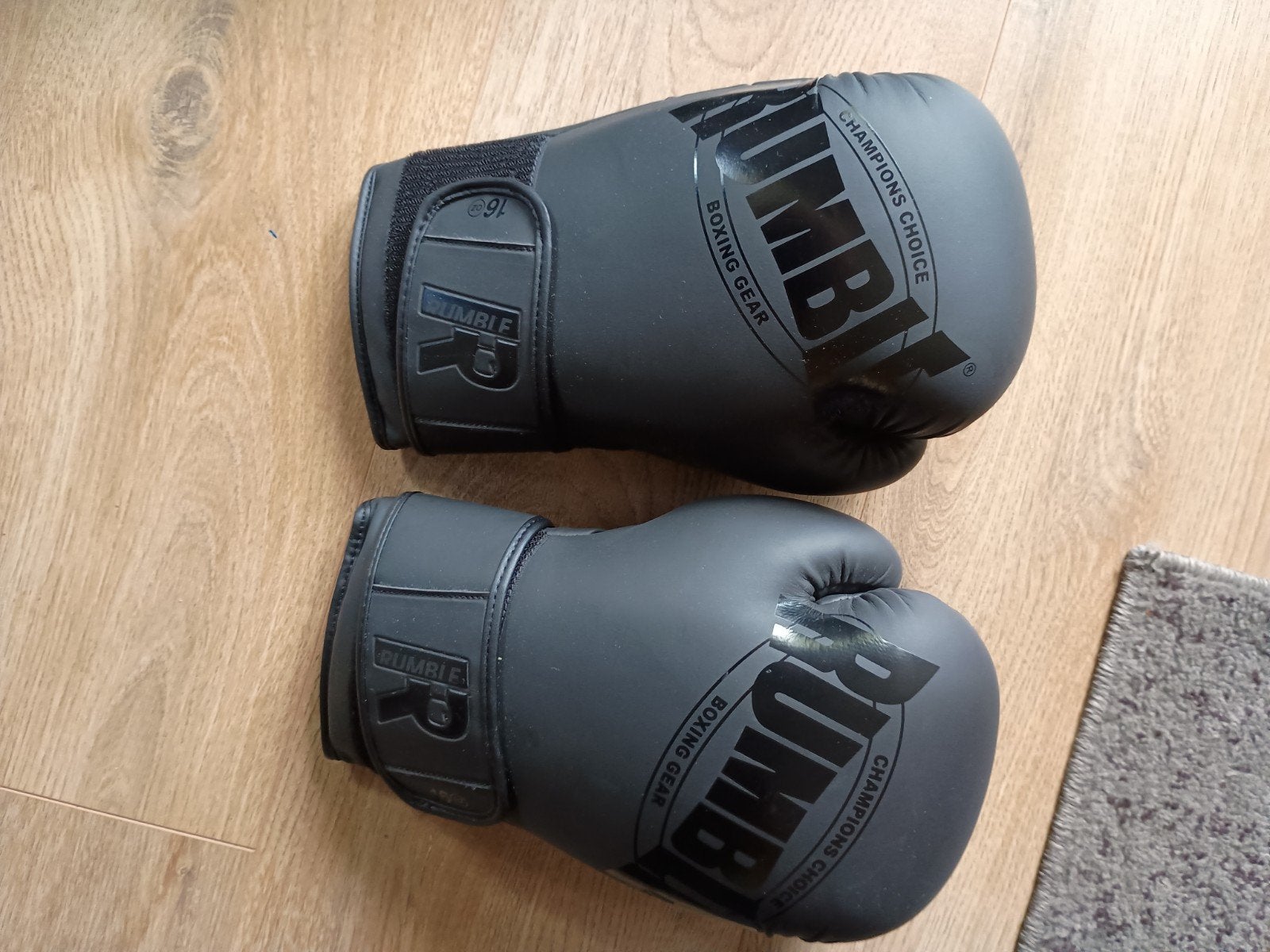 Krav Maga Handschoenen - Rumble Boxing Gear 16oz, Ophalen of Verzenden, Zo goed als nieuw, Overige, Vechtsportbescherming