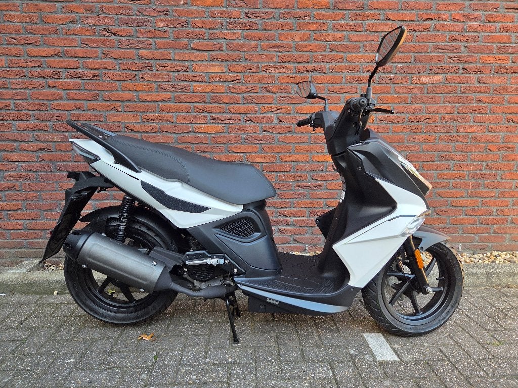 kymco Super 8 2026 AANBIEDING!, Fietsen en Brommers, Maximaal 45 km/u, Nieuw, Benzine, Super 8