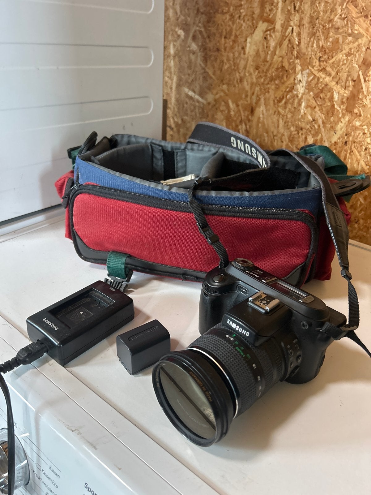 Samsung Pro815 Bridgecamera met accessoires, Gebruikt, Samsung, Accu, 8 keer of meer