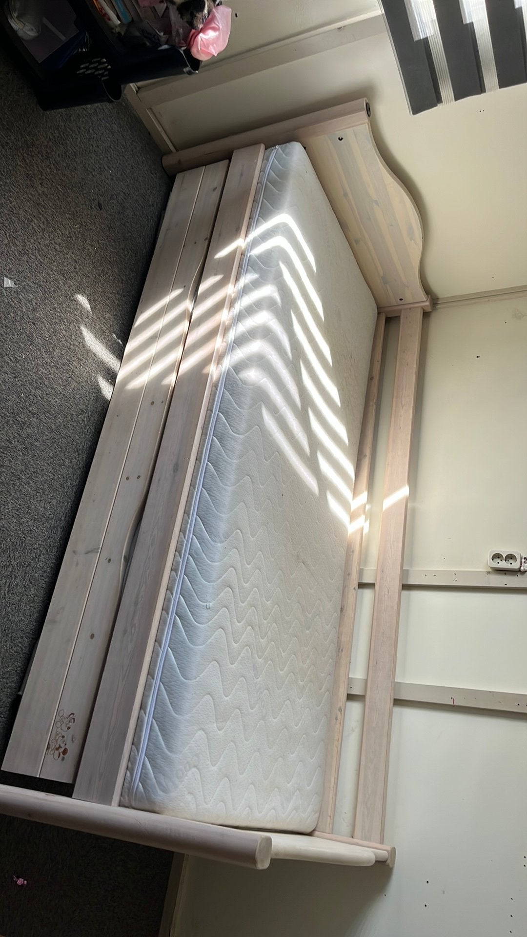 Bed met onderlade logeerbed, Ophalen, Gebruikt, 90 cm, Eenpersoons