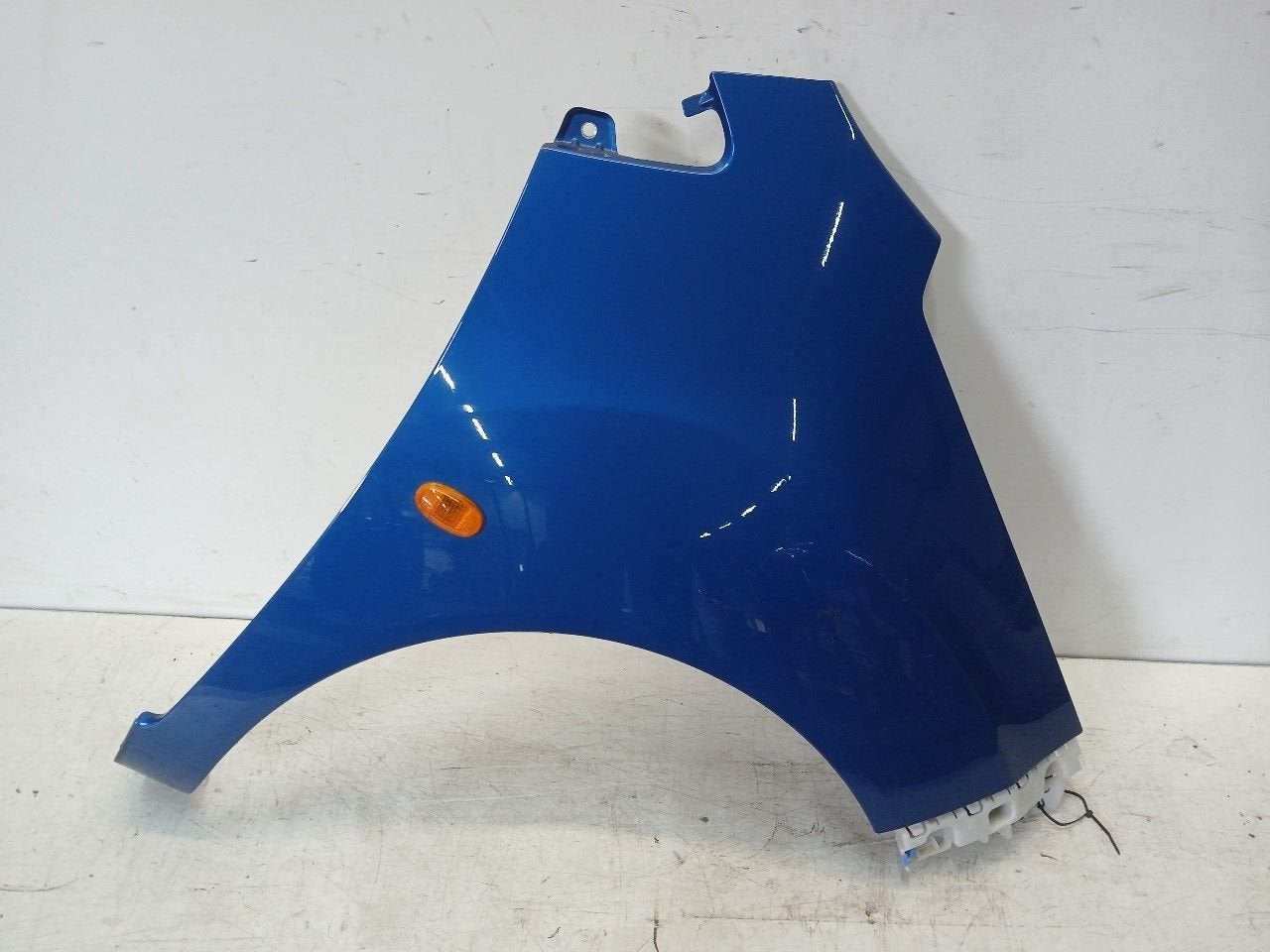 Spatbord rechts voor Chevrolet Spark, Auto-onderdelen, Onderdelen@venauto.nl, Van der Ven Autorecycling B.V., Gebruikt, Ettenseweg 76, 4706 PB Roosendaal, The Netherlands