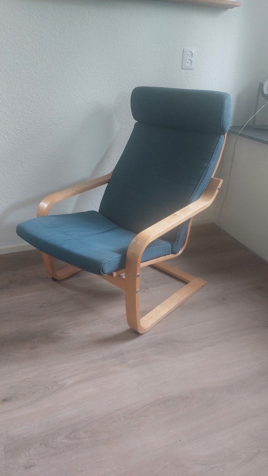de bekende Ikea stoel Poang met blauw kussen, Huis en Inrichting, Fauteuils, Ophalen, 75 tot 100 cm, 50 tot 75 cm