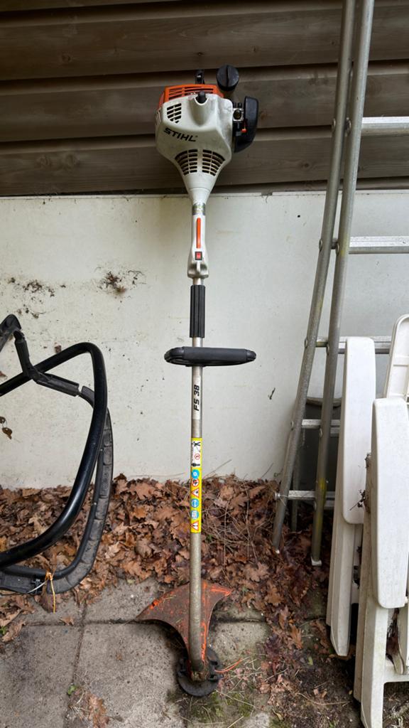 Stihl FS 38 Benzine Bosmaaier - Krachtig en Betrouwbaar, Tuin en Terras, Bosmaaiers, Ophalen of Verzenden, Zo goed als nieuw, 30 tot 50 cm