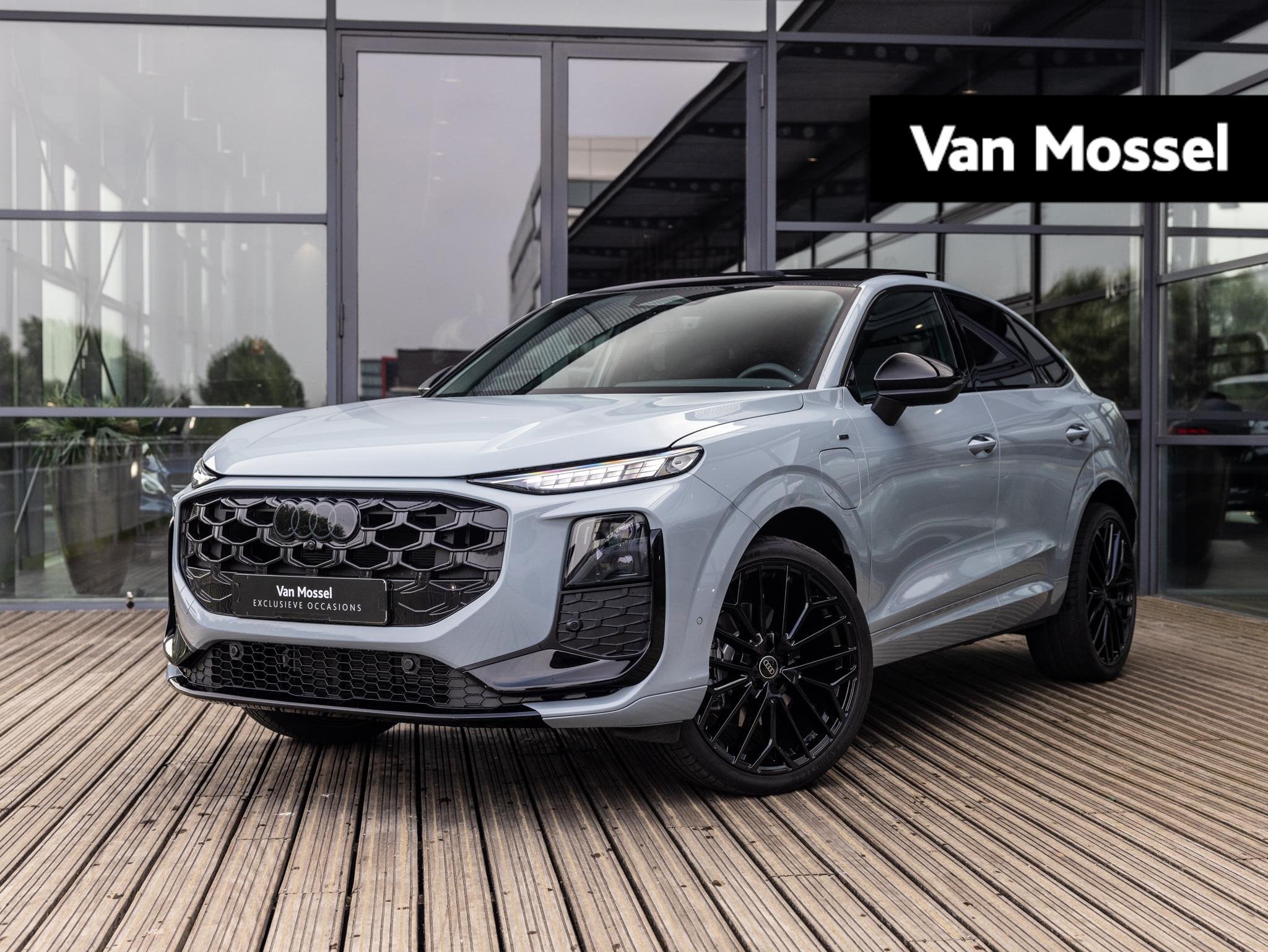 Audi Q3 Sportback 1.5 e-hybrid S edition | PANORAMA/SCHUIF-K, 12 maanden, 1800 kg, 1498 cc, Euro 6