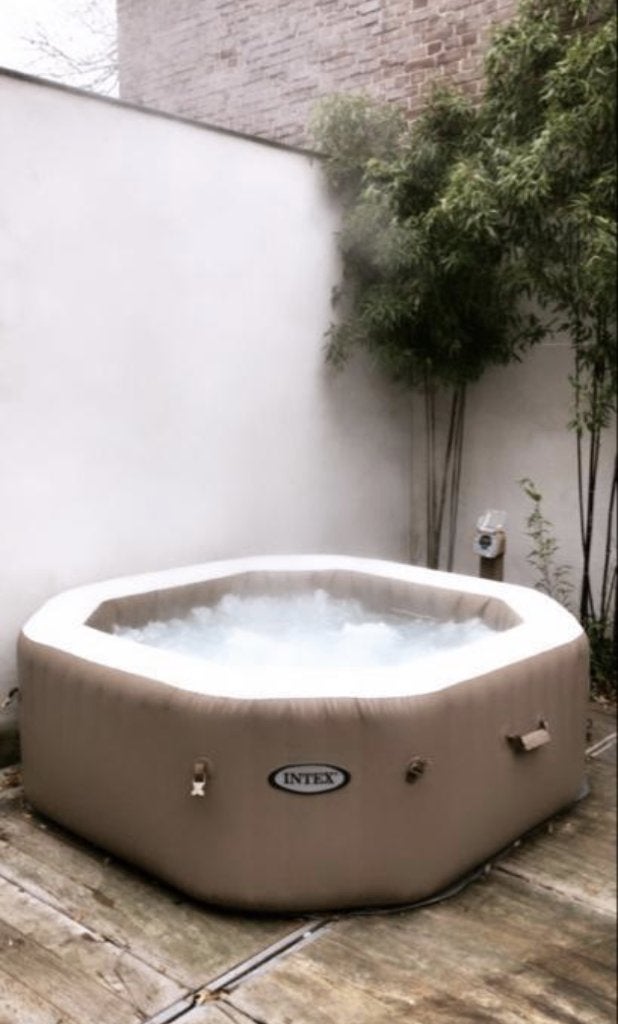 intex bubble jacuzzi met afdekzeil/afdekkussen/pomp/extra's, Ophalen, Gebruikt, Filter, Opblaasbaar