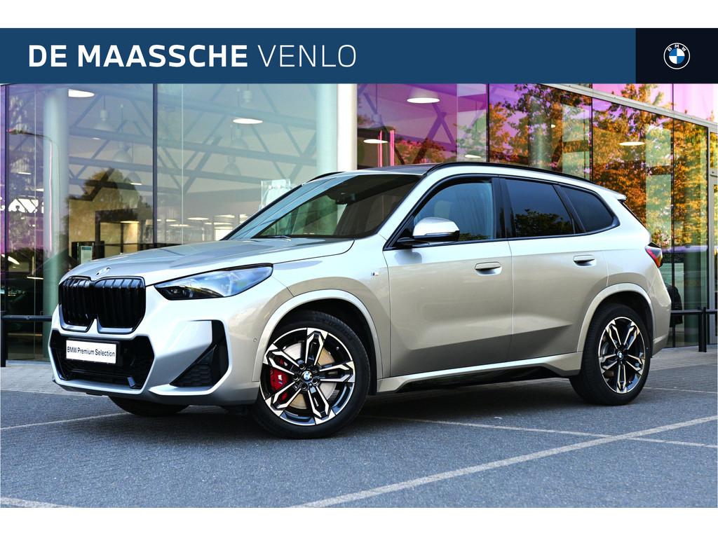 BMW X1 sDrive18i M Sport Automaat / Trekhaak / Panoramadak /, Auto's, BMW, Bedrijf, Te koop, X1, Achteruitrijcamera, Alarm, Bochtverlichting