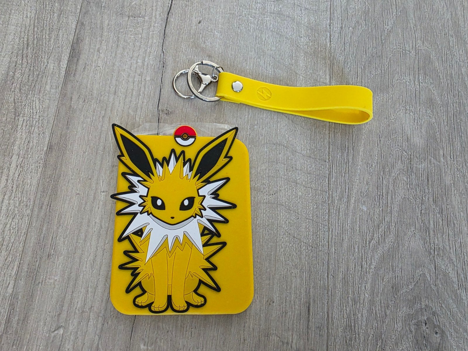 pokemon jolteon keychain, Hobby en Vrije tijd, Verzamelkaartspellen | Pokémon, Ophalen of Verzenden, Nieuw
