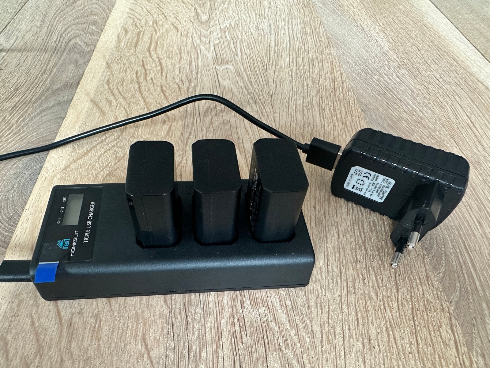 USB Oplader met 3 NP-FW50 Accu's voor Sony RX10 III, IV, Acculader, Verzenden, Zo goed als nieuw, Geschikt voor twee batterijen