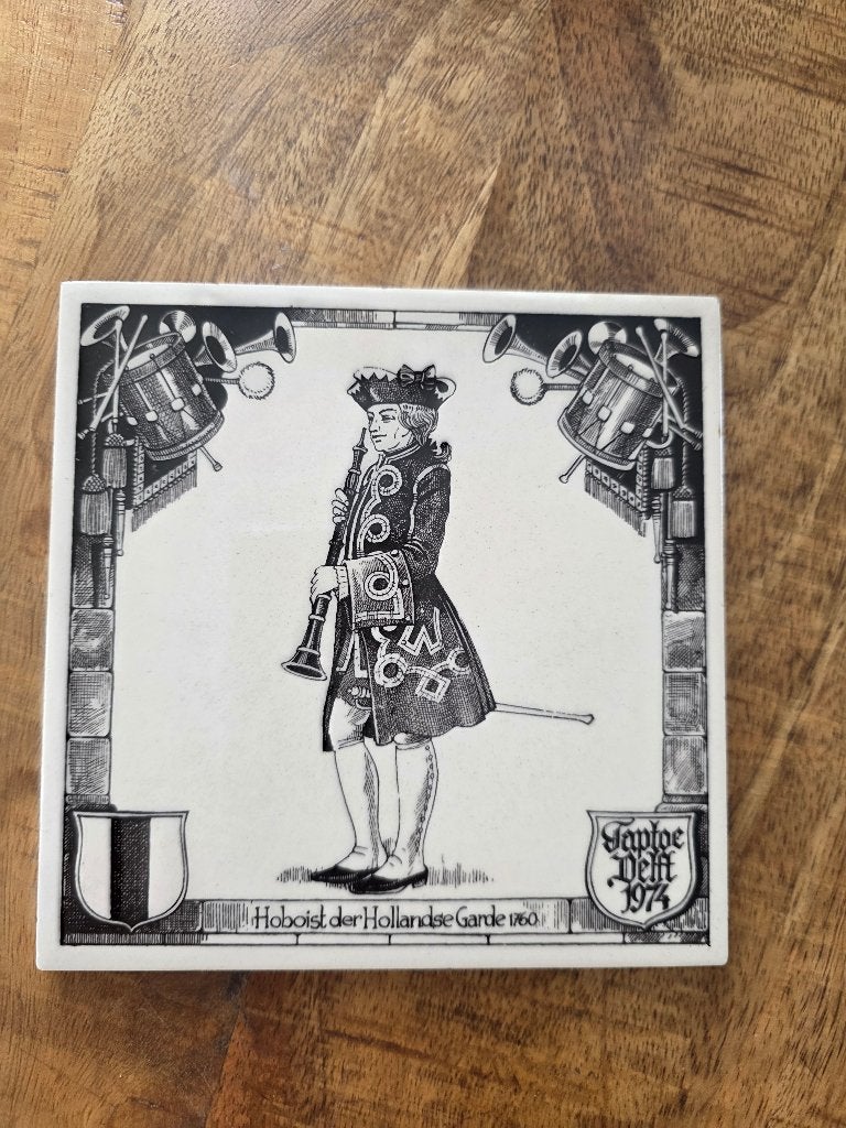 Laatste Taptoe Delft ( 1974 ) stenen tegel, Ophalen