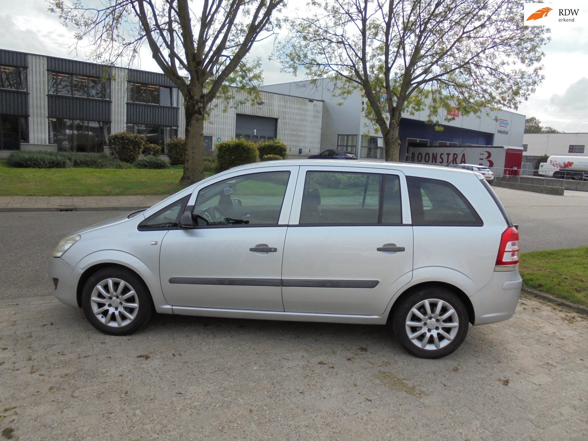 Opel Zafira 1.6 Edition nieuwe apk, Voorwielaandrijving, Stof, Gebruikt, Zwart