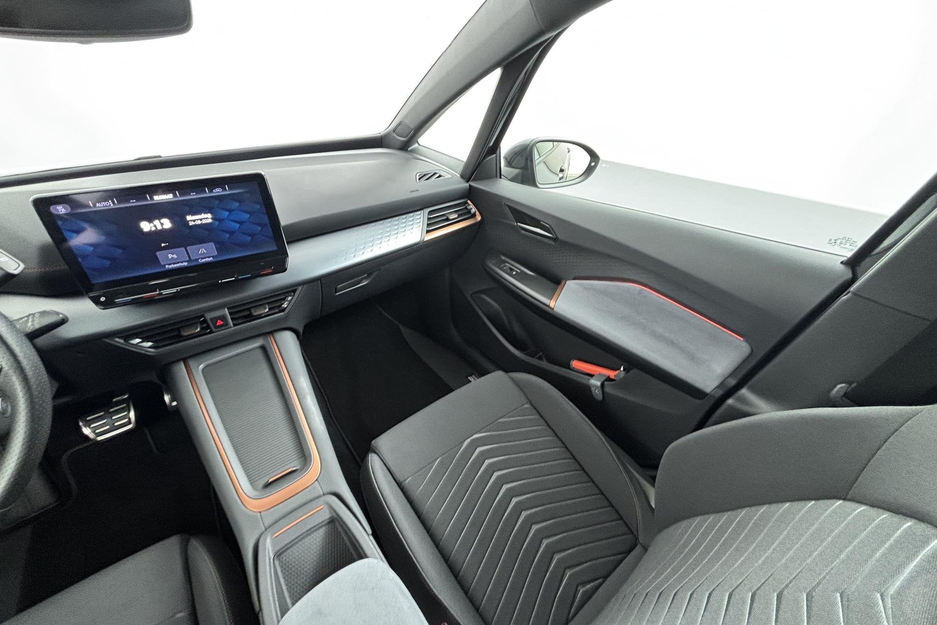 Foto 22 van CUPRA Born Business 62 kWh Fris design met elektrische pit