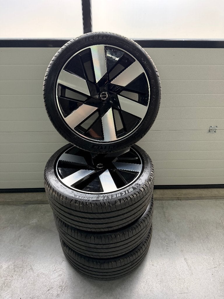 Volvo V60/S60 19 inch zomerbanden origineel 235/40 R19 ZGAN, Ophalen, Gebruikt, Geen@geen.nl, Banden en Velgen