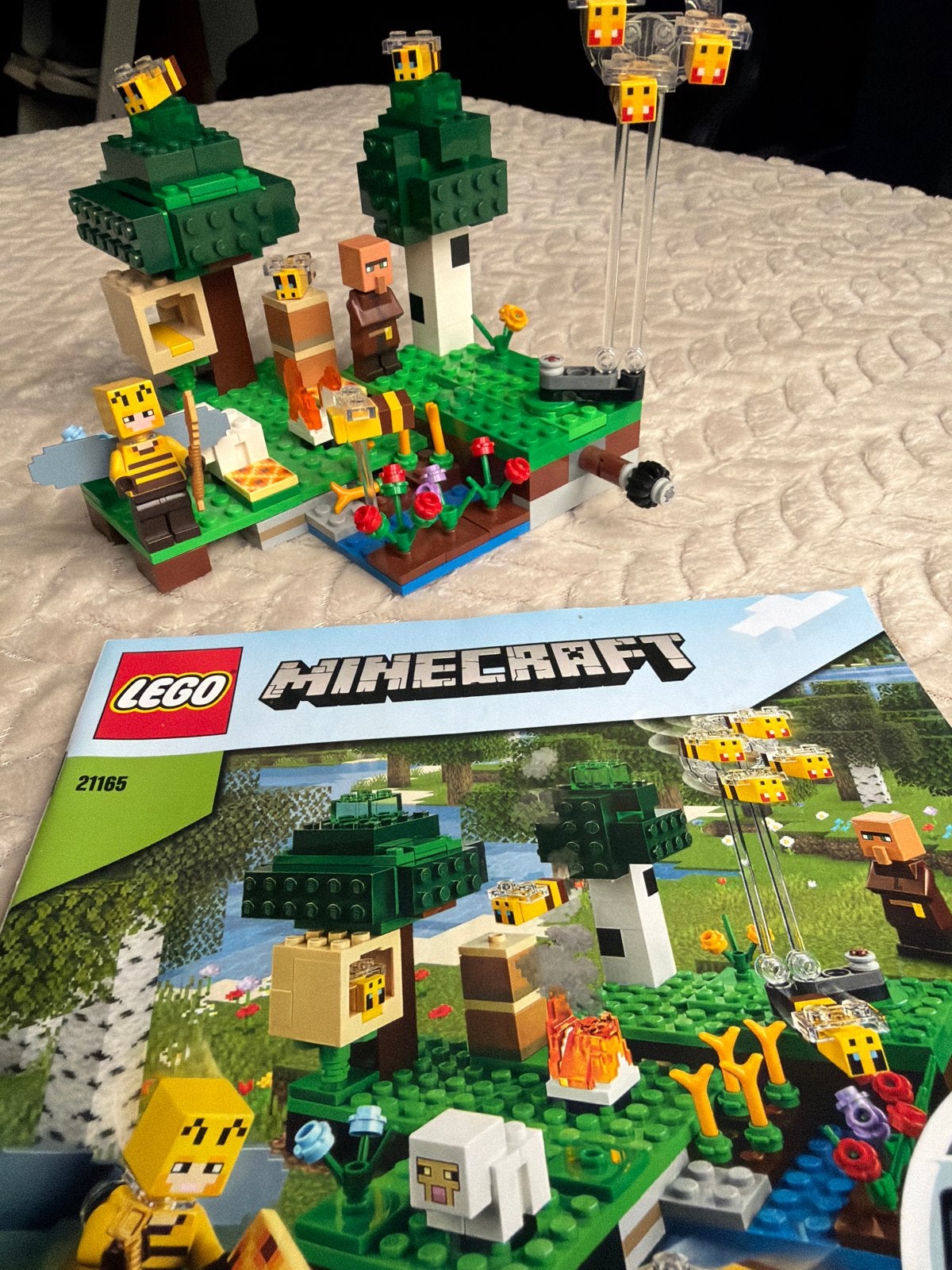 LEGO Minecraft 21165 De Bijenboerderij - Compleet met boekje, Minecraft, Lego, Ophalen of Verzenden, Zo goed als nieuw