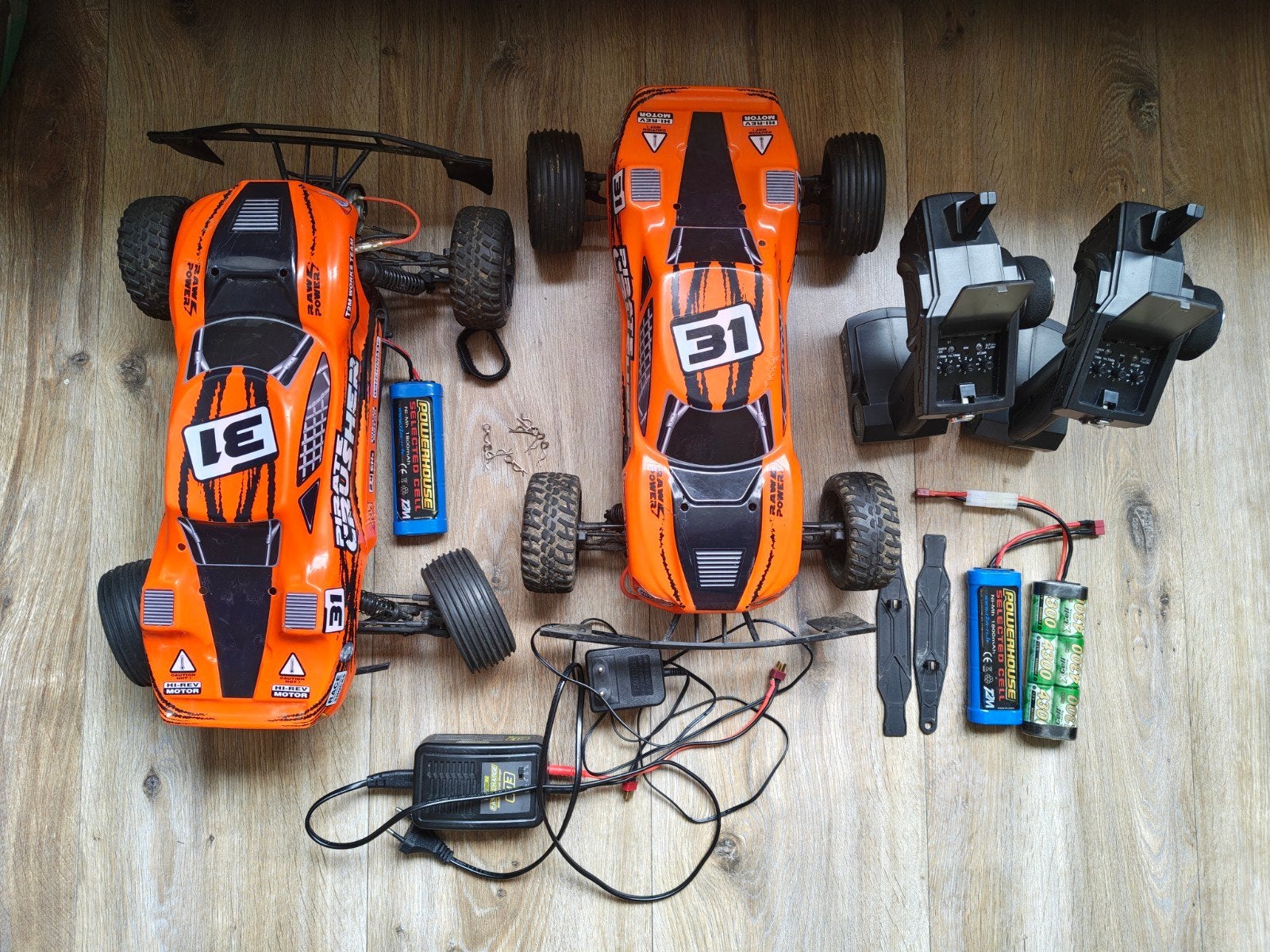 2x Pirate Crusher met afstandsbediening - opknapper, Hobby en Vrije tijd, Modelbouw | Radiografisch | Auto's, Elektro, Gebruikt