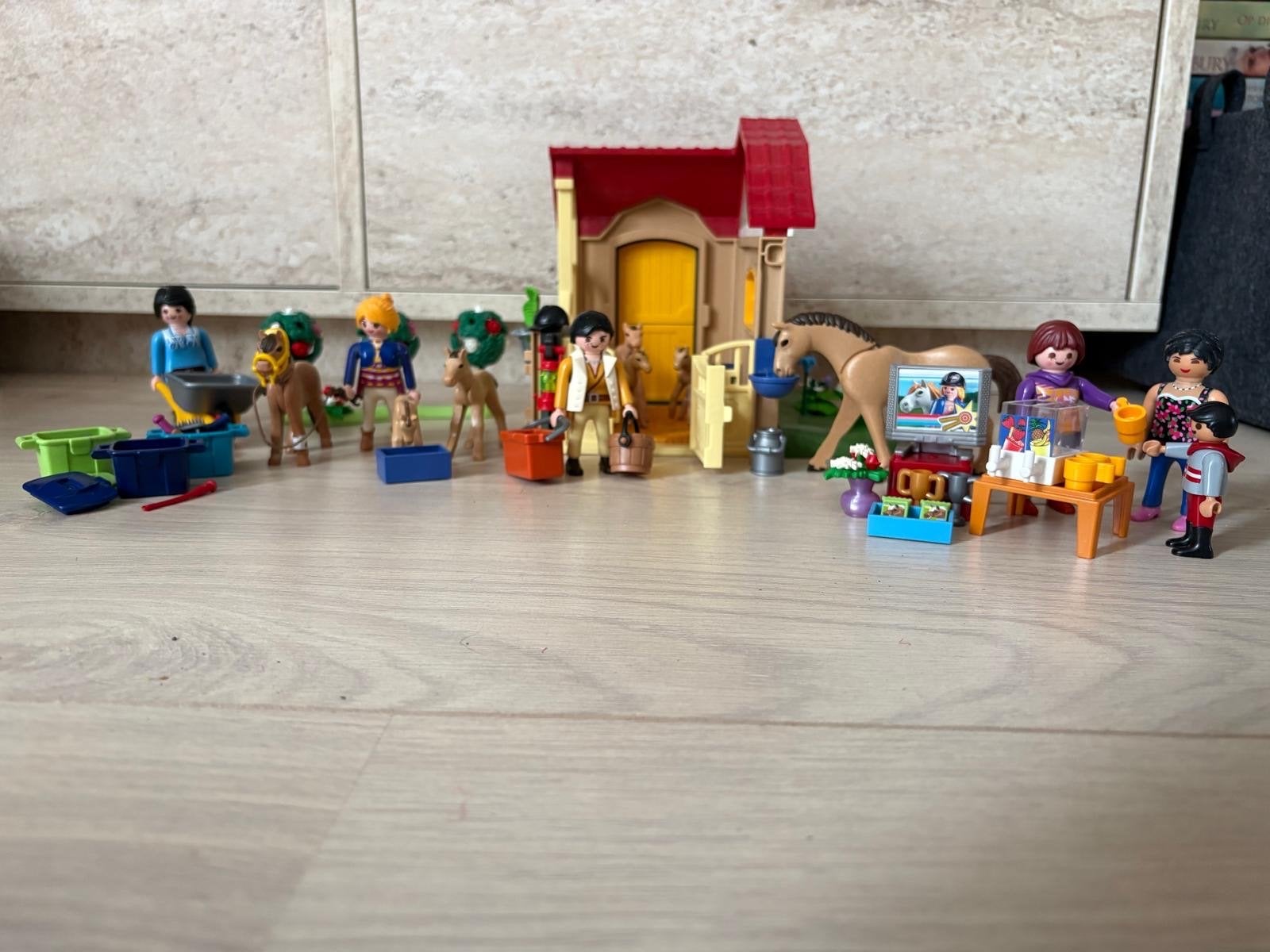 Playmobil Paardenstal met veel accessoires, Ophalen of Verzenden, Gebruikt, Jongen of Meisje