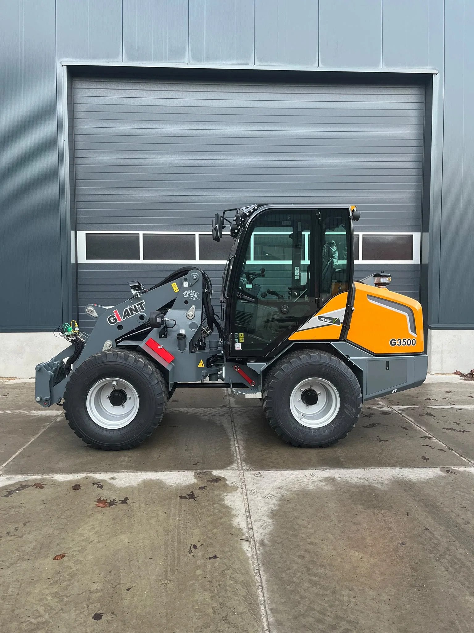 Giant G3500 (bj 2026), Wiellader of Shovel