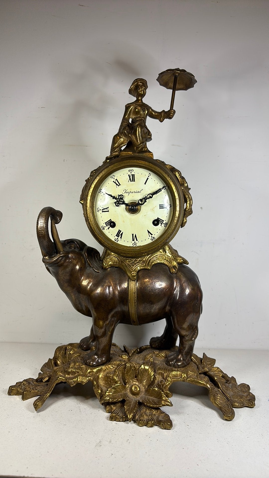 Klok met olifant, Verzenden