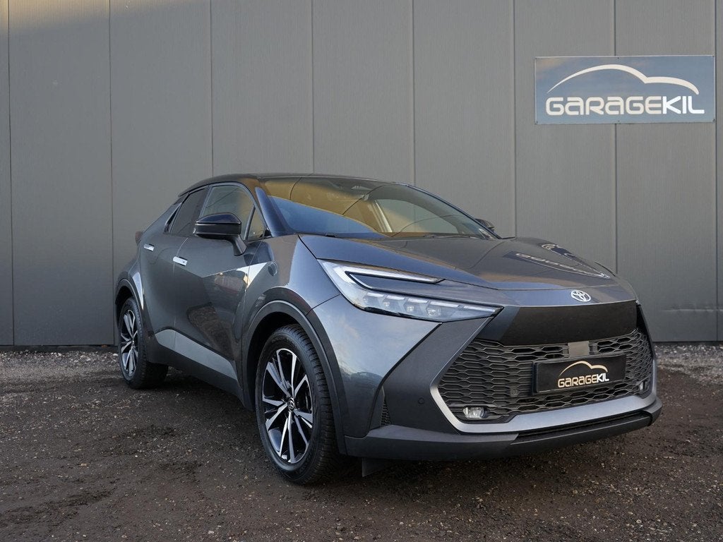 Toyota C-HR 1.8 Hybrid 140 Team D Dealeronderh / 1ste eig /, Start-stop-systeem, Stof, Zwart, 4 cilinders