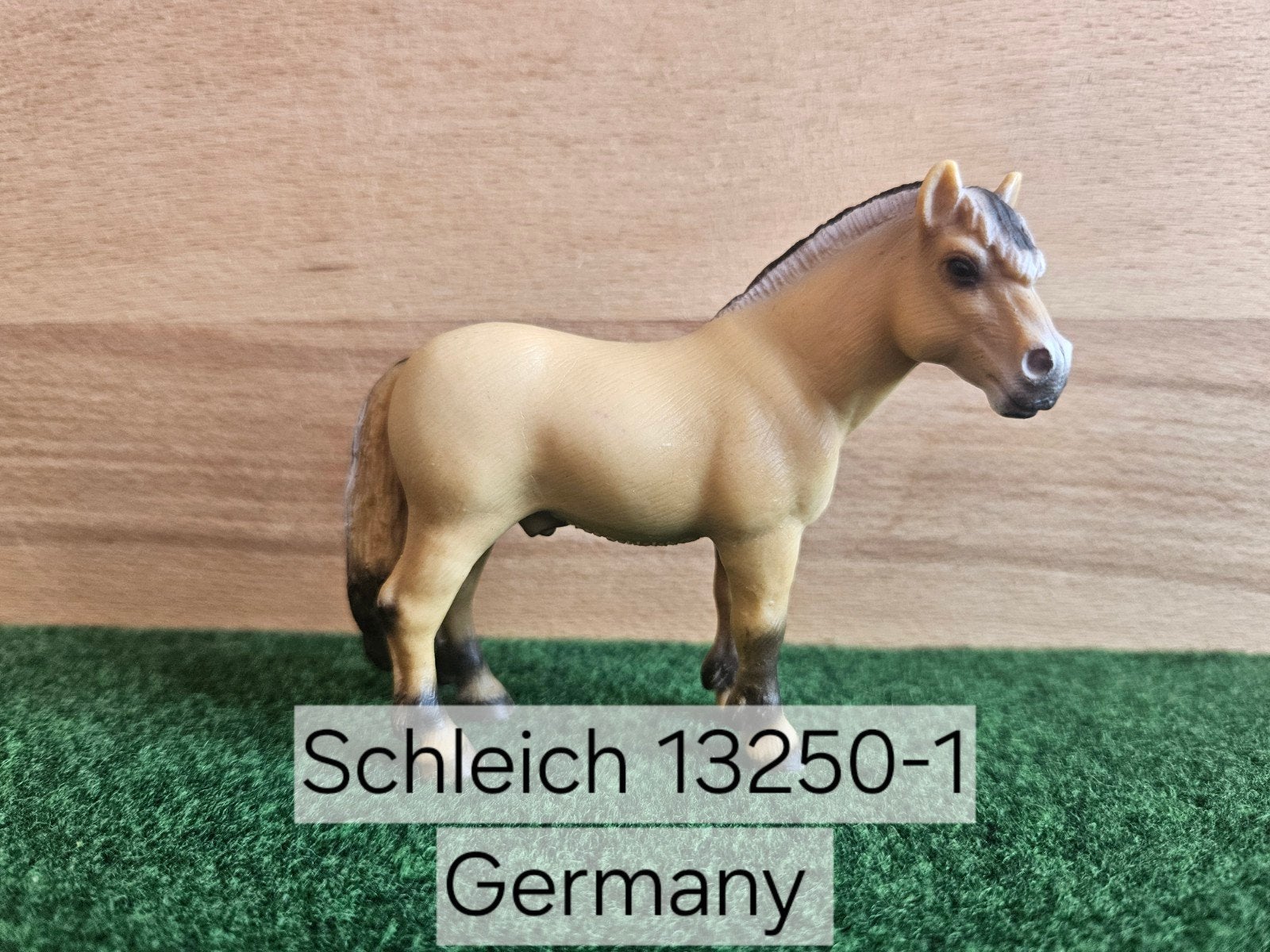 Schleich 13250-1 Fjord ruin met aalstreep uit 2001, Ophalen of Verzenden, Zo goed als nieuw, Paard, Beeldje of Figuurtje
