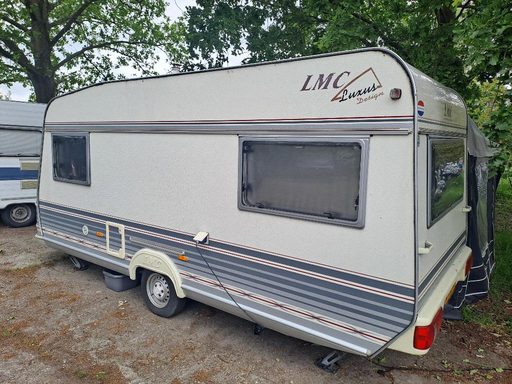 Caravan LMC Munsterland 490, Caravans en Kamperen, Caravans, Rondzit, Dwarsbed, Particulier, 4 tot 5 meter