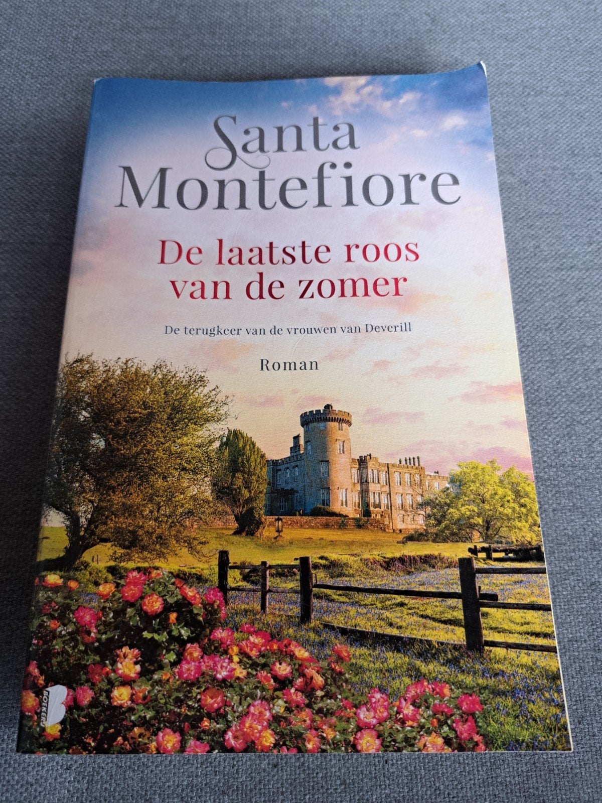 De laatste roos van de zomer - Santa Montefiore, Boeken, Ophalen of Verzenden, Gelezen, Santa Montefiore, Europa overig