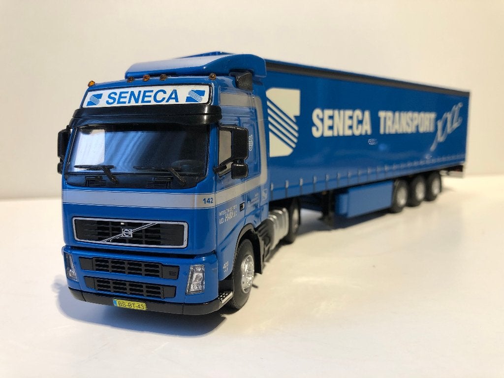 Volvo FH Globe 4x2 Seneca  w- Pacton w- Platform 1:50, Ophalen of Verzenden, Zo goed als nieuw, Bus of Vrachtwagen, Wsi