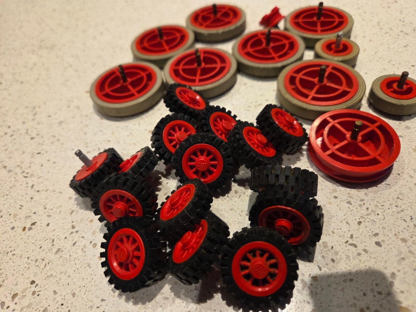 Diverse oude Lego treinwielen, Gebruikt, Overige thema's, Lego, Ophalen of Verzenden