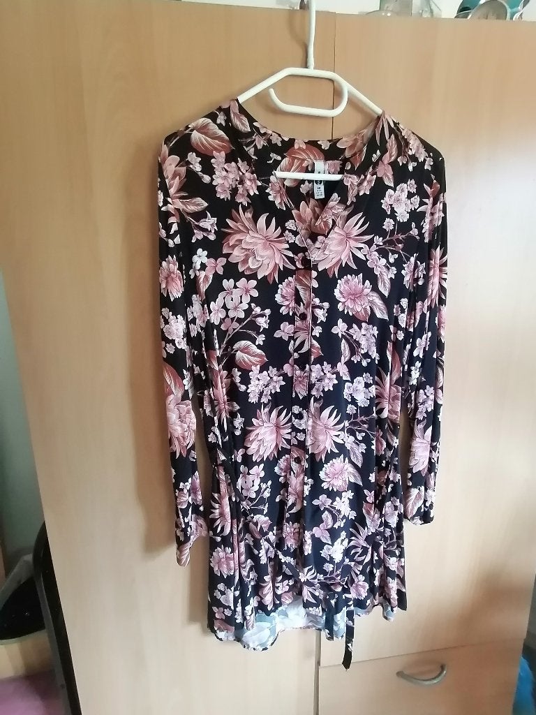 VISCOSE TUNIEK BLOUSE MET ORANJE BLOEMEN-M-NIEUW, Kleding | Dames, Ophalen of Verzenden, Zo goed als nieuw, Maat 38/40 (M), Zwart