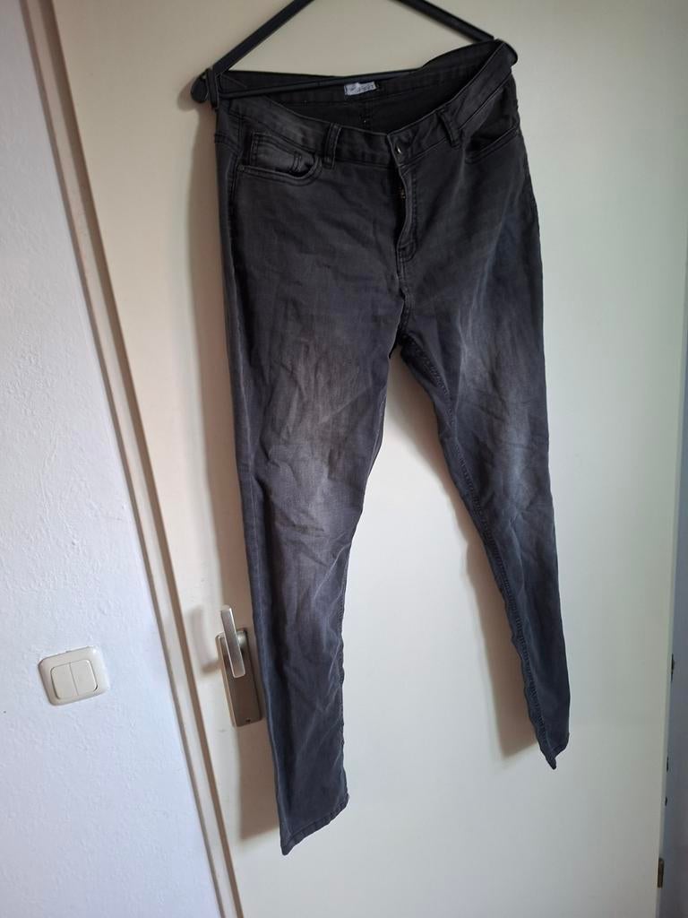 Esprit, Kleding | Dames, Ophalen of Verzenden, Zo goed als nieuw, W33 - W36 (confectie 42/44), Grijs