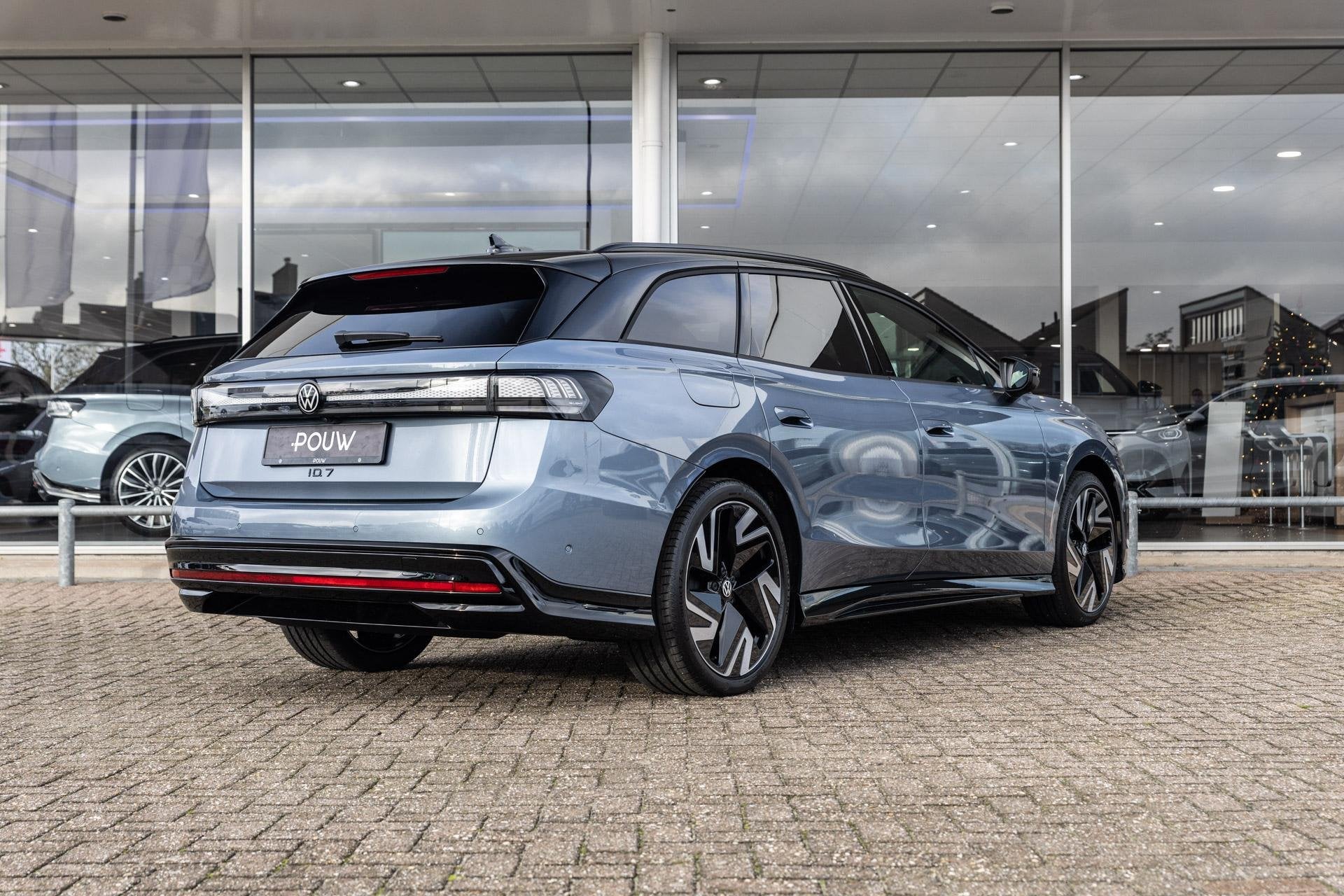 Volkswagen ID.7 Tourer 286pk Pro Limited Edition 77 kWh | Pa, Automaat, 12 maanden, Achterwielaandrijving, Zwart