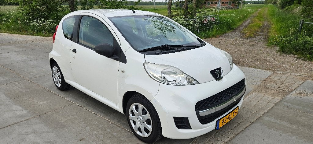 Peugeot 107 Nieuwe APK AIRCO 1.0 12V E-vti 68PK 3DR 2011 Wit, Voorwielaandrijving, Euro 5, Stof, 4 stoelen