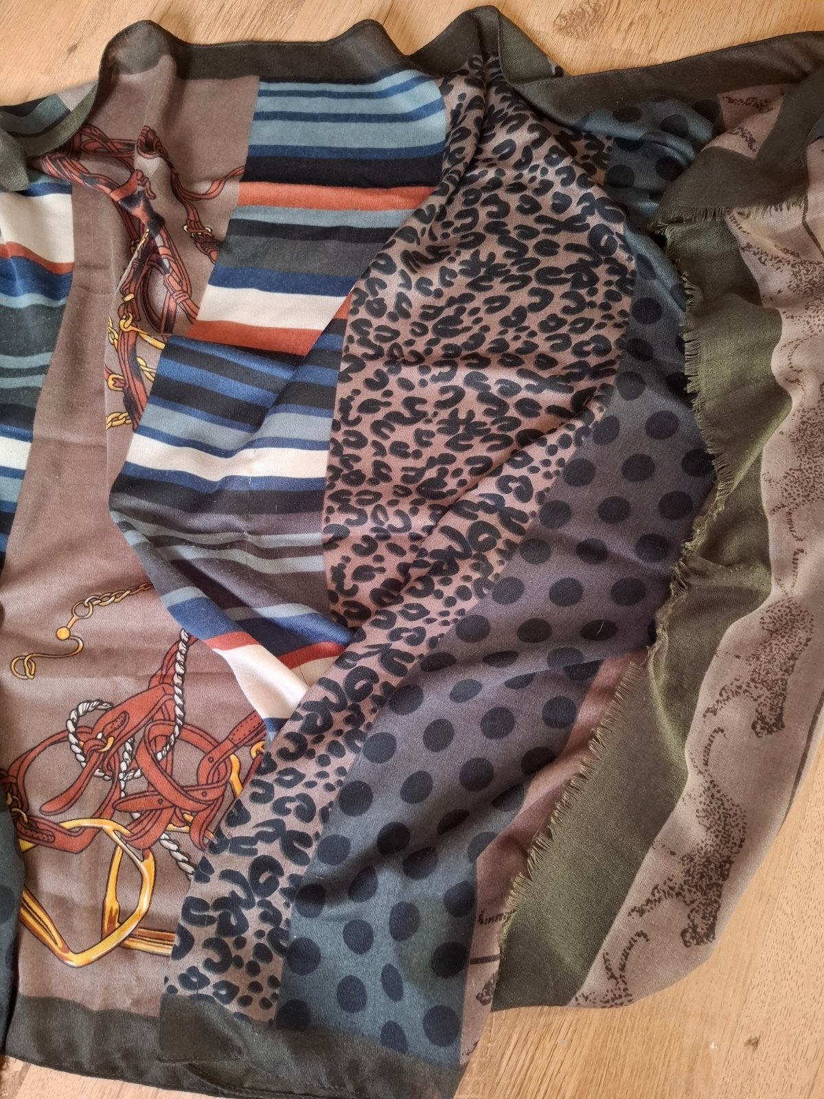 Multicolor Sjaal met Dierenprint en Strepen, Maat 38/40 (M), Nieuw, Ophalen of Verzenden, Onbekend