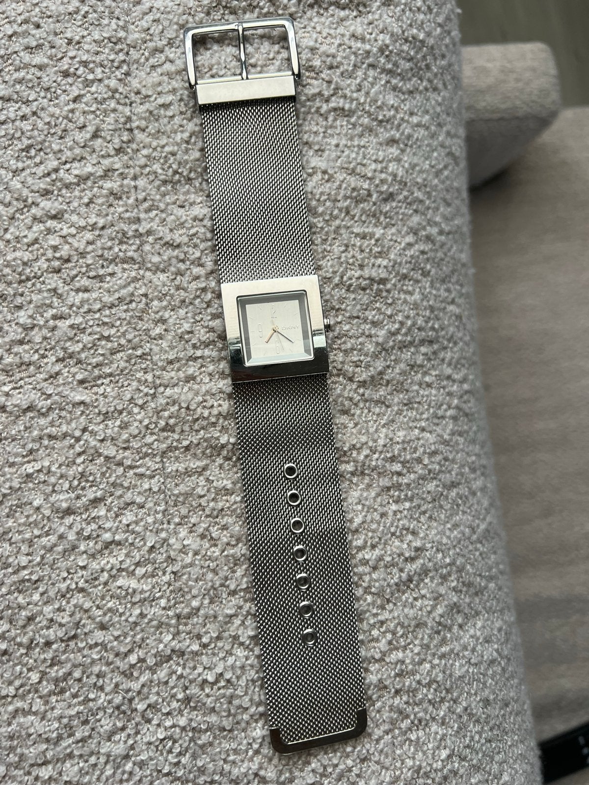 Stijlvol DKNY Horloge - Batterij te vervangen, Sieraden, Tassen en Uiterlijk, Horloges | Dames, Staal, Gebruikt, Staal, DKNY