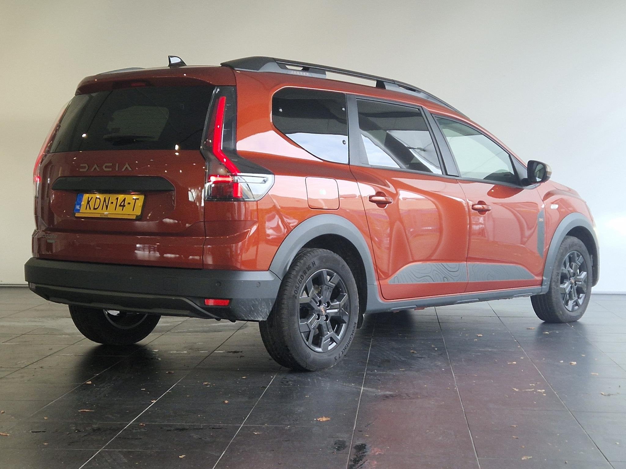 Dacia Jogger 1.8 hybrid 155 limited edition 7p. | NAVIGATIE, Auto's, Origineel Nederlands, Bedrijf, Hybride Elektrisch/Benzine